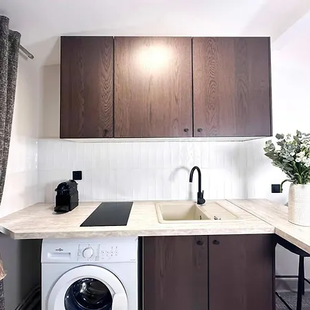 Montparnasse - Executive - For Business