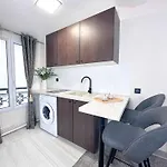 Montparnasse - Executive - For Business * פריז